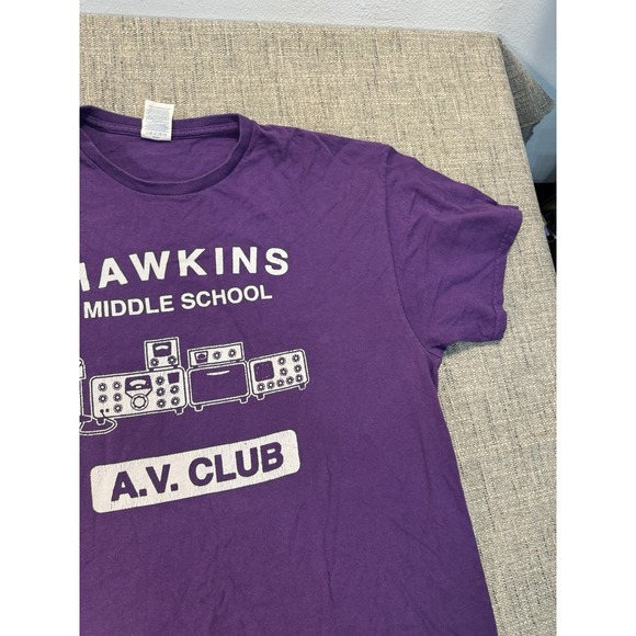 Stranger Things T Shirt‎ Hawkins Middle School A.V. Club Purple Size Xtra Large - Picture 4 of 14